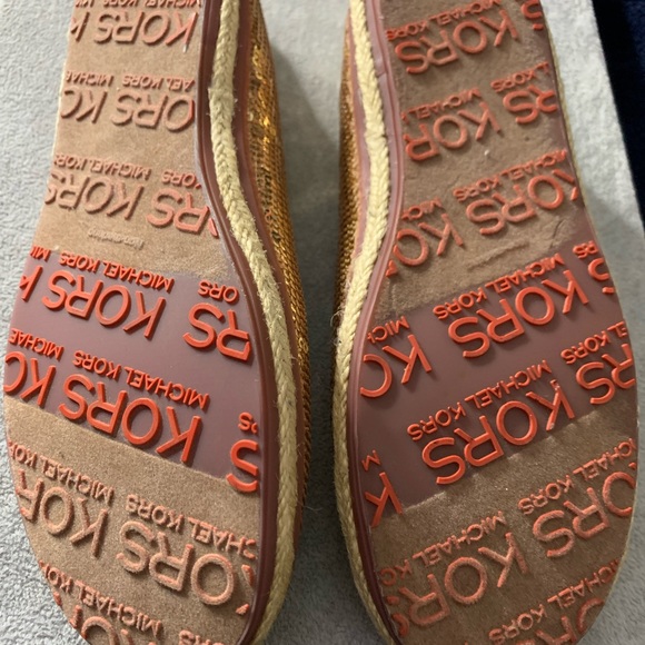 KORS MICHAEL KORS Little Girls size 2 Gold mesh slip on Shoes. Dressy. - Picture 4 of 8